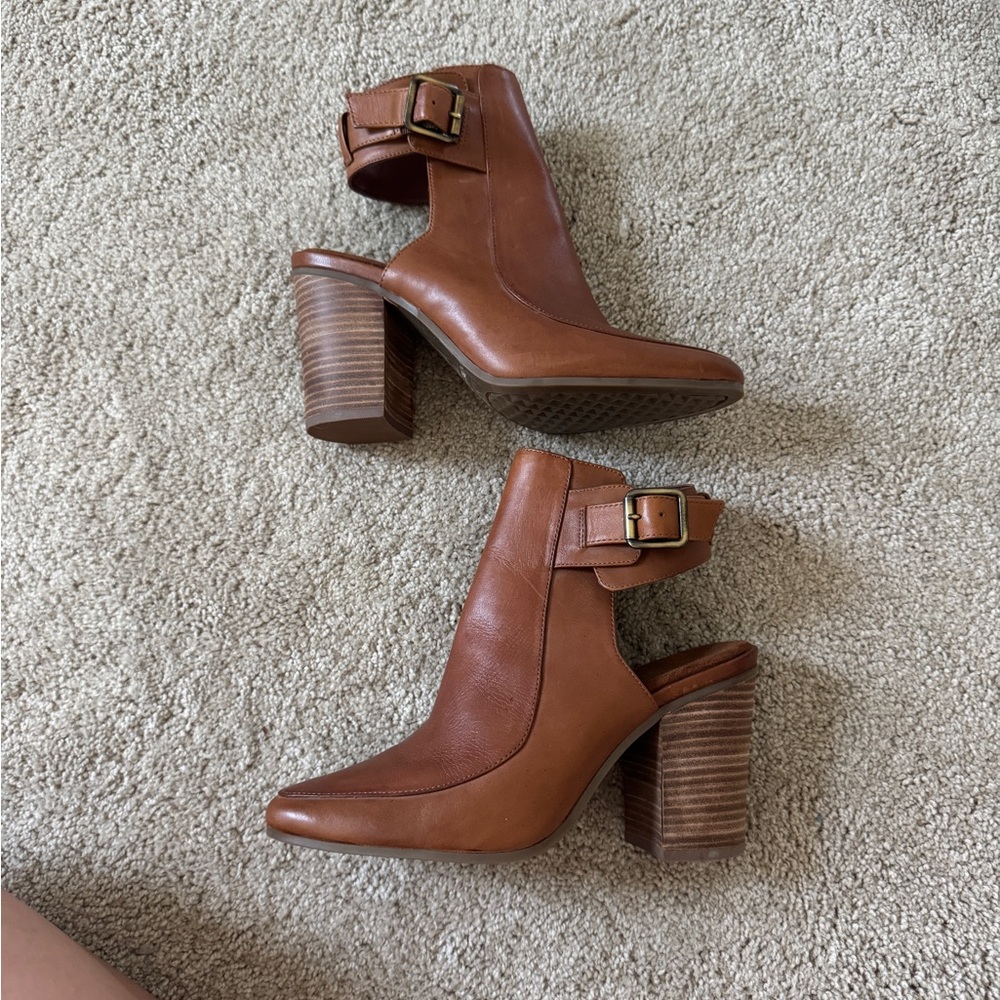 AEROSOLES Brown Ankle Booties with Chunky Heel